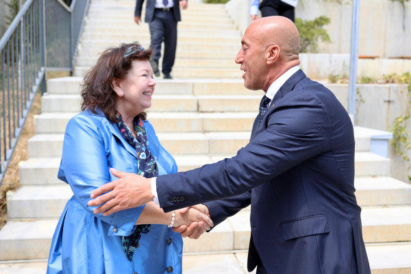 Haradinaj takohet me të dërguarën e posaçme të Mbretërisë së Bashkuar për Ballkanin Perëndimor
