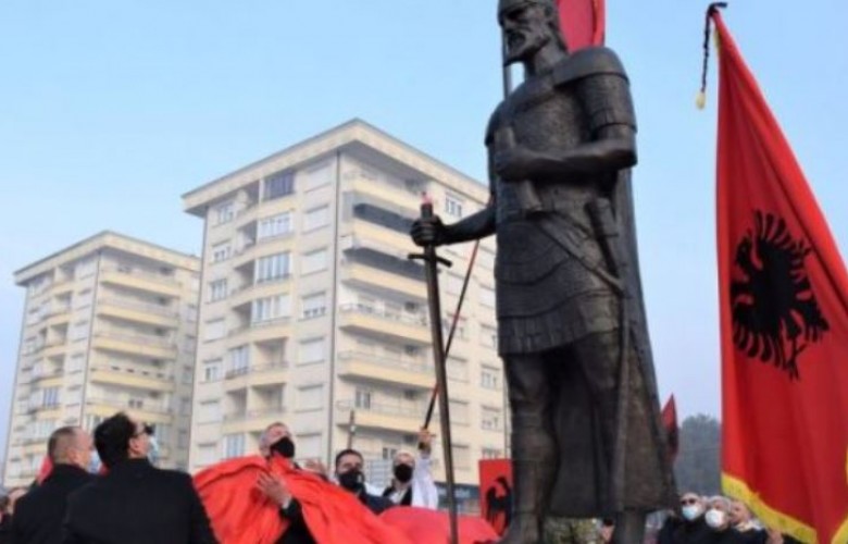 Padi penale për dëmtimin e shtatores së Skënderbeut në Prizren