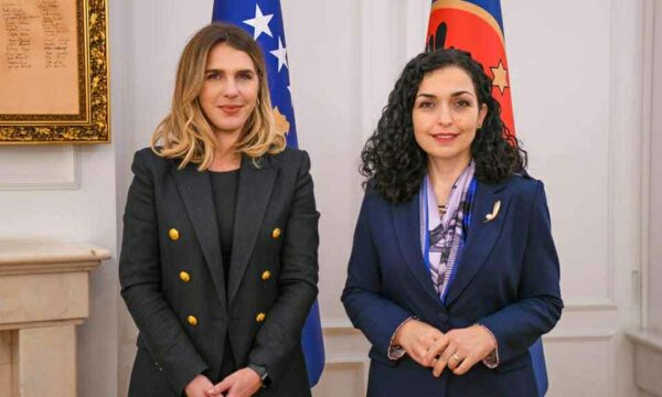 Kosova me shërbimin Apple Pay, Presidenca thotë se u angazhua me Ambasadën e SHBA dhe Odën Amerikane për ta realizuar