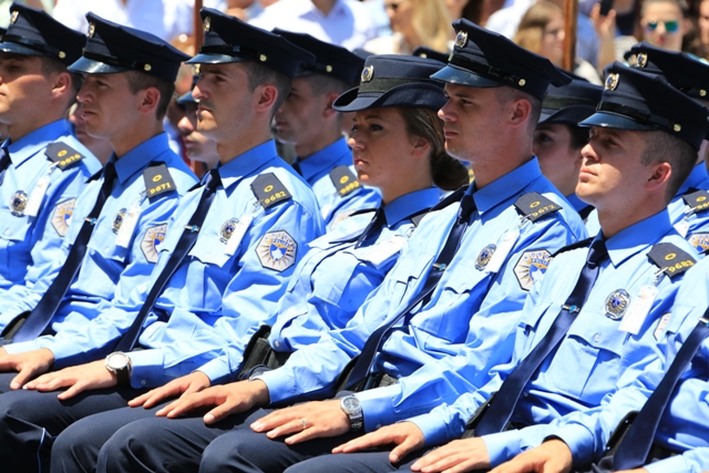 Ambasada amerikane uron rekrutët e rinj të Policisë