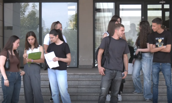“Mos na largoni nga Kosova” – aplikantët e Fakultetit të Mjekësisë kërkojnë hetim rreth testit