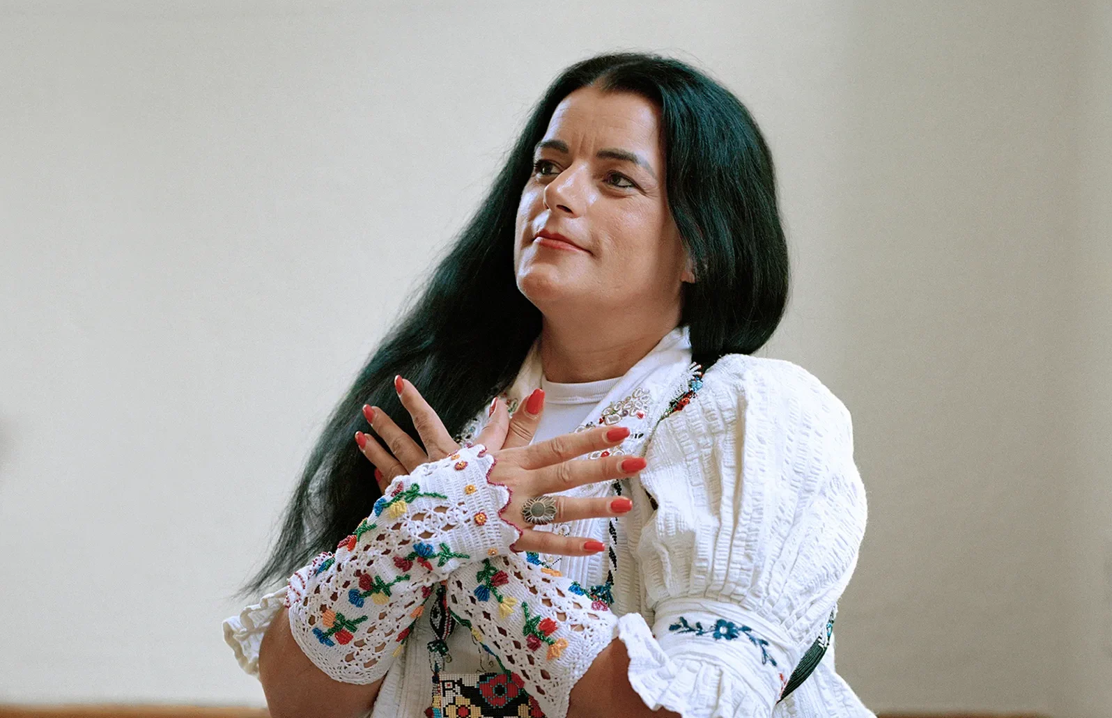 “Vogue” me artikull për dhunën ndaj grave, përfshinë edhe Vasfije Krasniqin Goodman