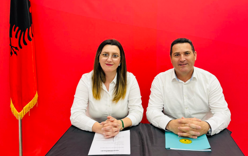 Drenori që çdo mbrëmje e mbron Kurtin në studio televizive, zyrtarizon bashkëpunimin me VV-në në Drenas