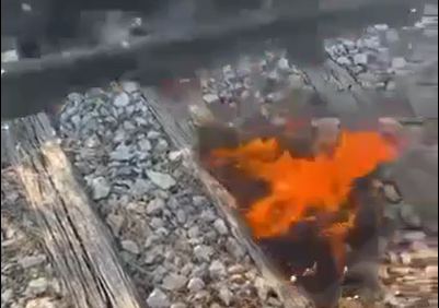 Zjarr i madh te stacioni i trenit në Klinë / PAMJE