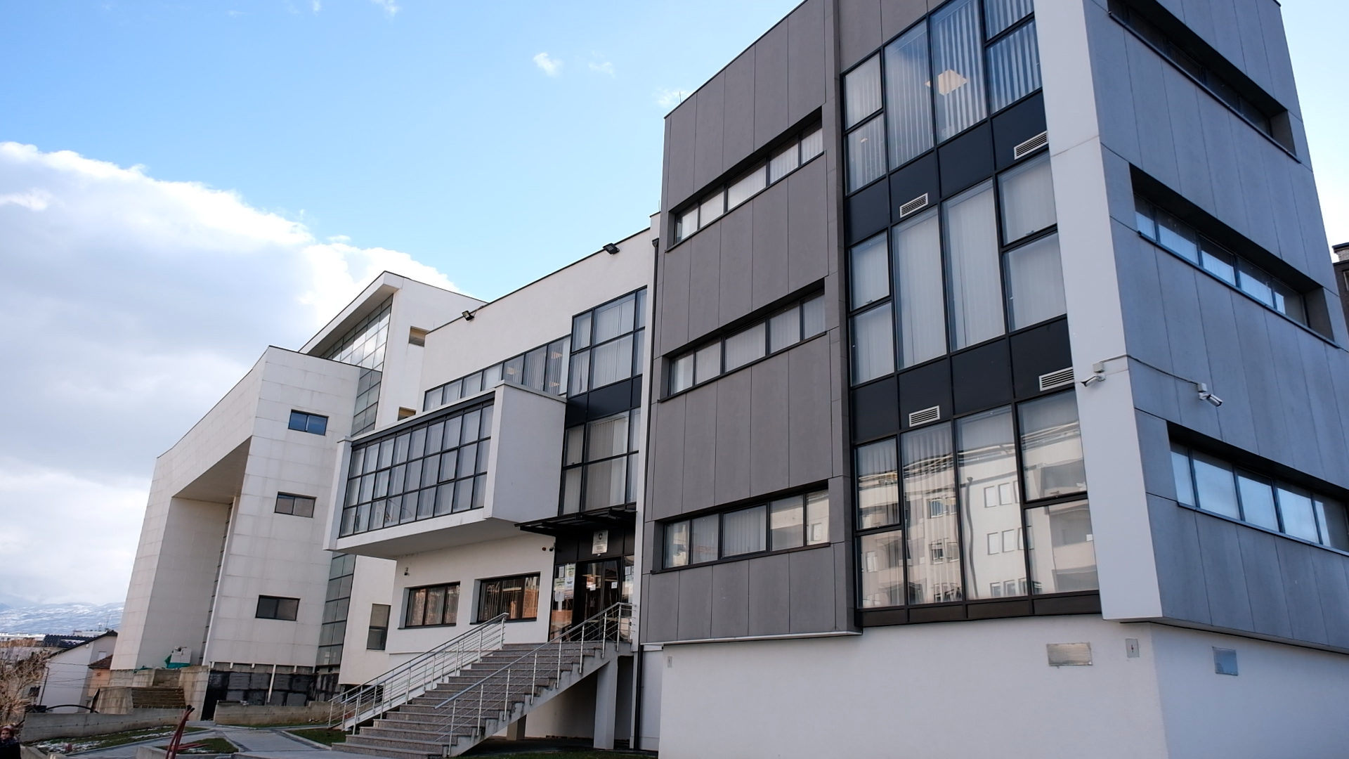 ​Ngrihet aktakuzë ndaj 32 personave për dëmtim të institucioneve financiare në vlerë 300 mijë euro