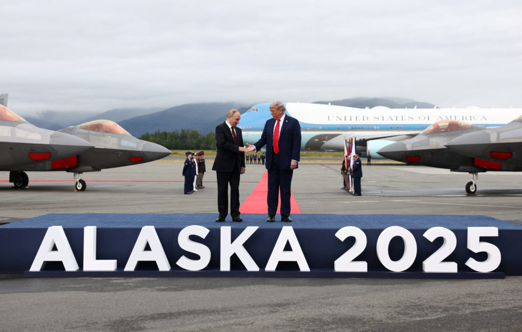 “Progres, por jo marrëveshje”, “Presidenti rus kthehet nga i ftohti” – krejt çka ndodhi në samitin Trump-Putin në Alaska