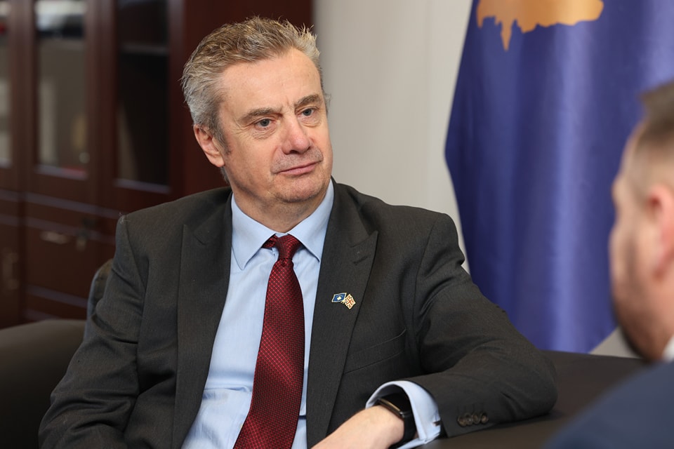 Hargreaves: Zgjedhja e kryetarit, progres i mirëpritur, iu bëj thirrje partive që sa më shpejt ta formojnë Kuvendin dhe Qeverinë