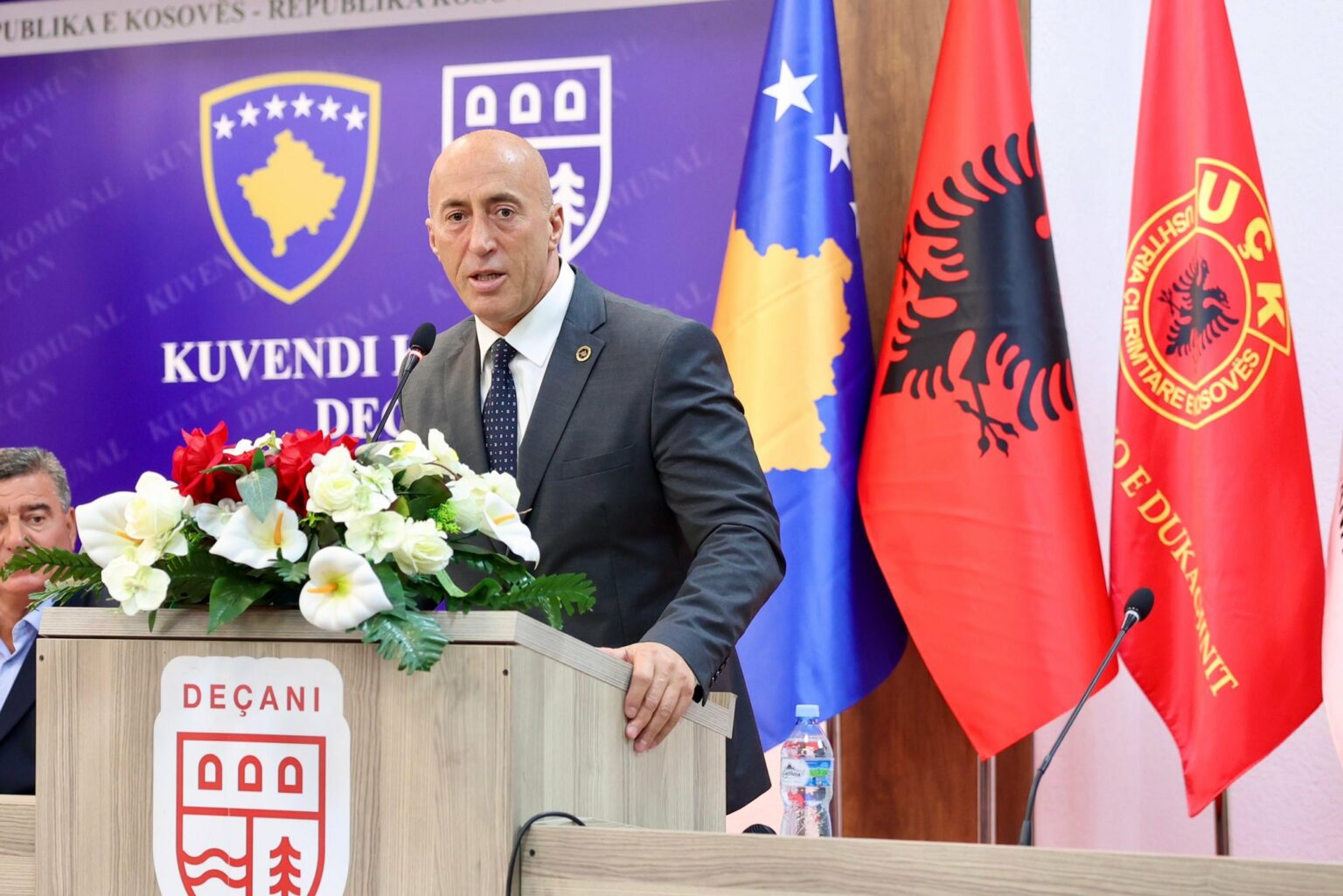 Haradinaj kujton heronjtë e rënë në gushtin e vitit 1998: Para jetës së tyre vendosën lirinë e Atdheut të pushtuar