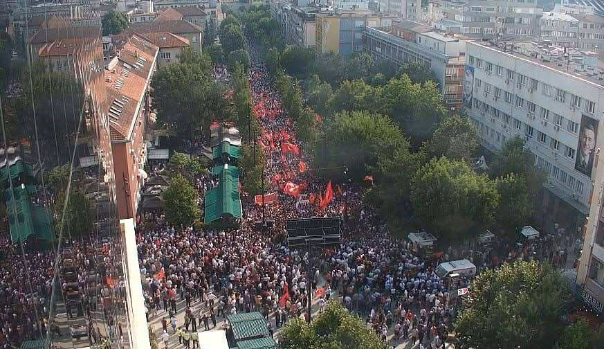 Pamje nga droni të protestës në përkrahje të ish-krerëve të UÇK-së