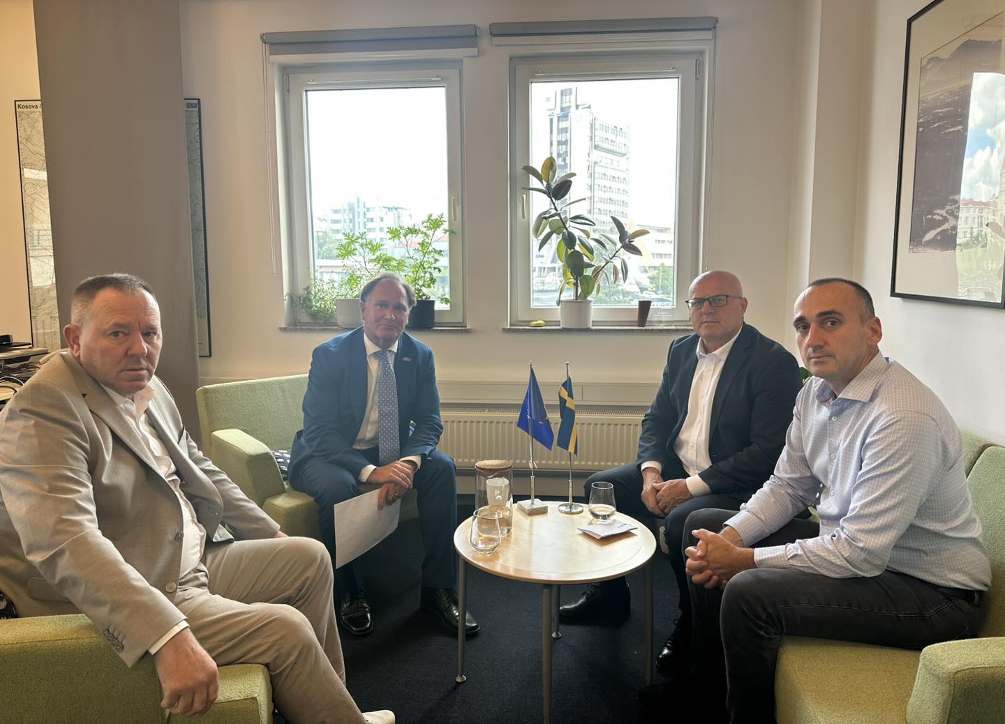 Gucati dhe nënkryetarët e OVL-UÇK’së priten në takim nga ambasadori suedez: Diskutuam shqetësimet me proceset në Speciale
