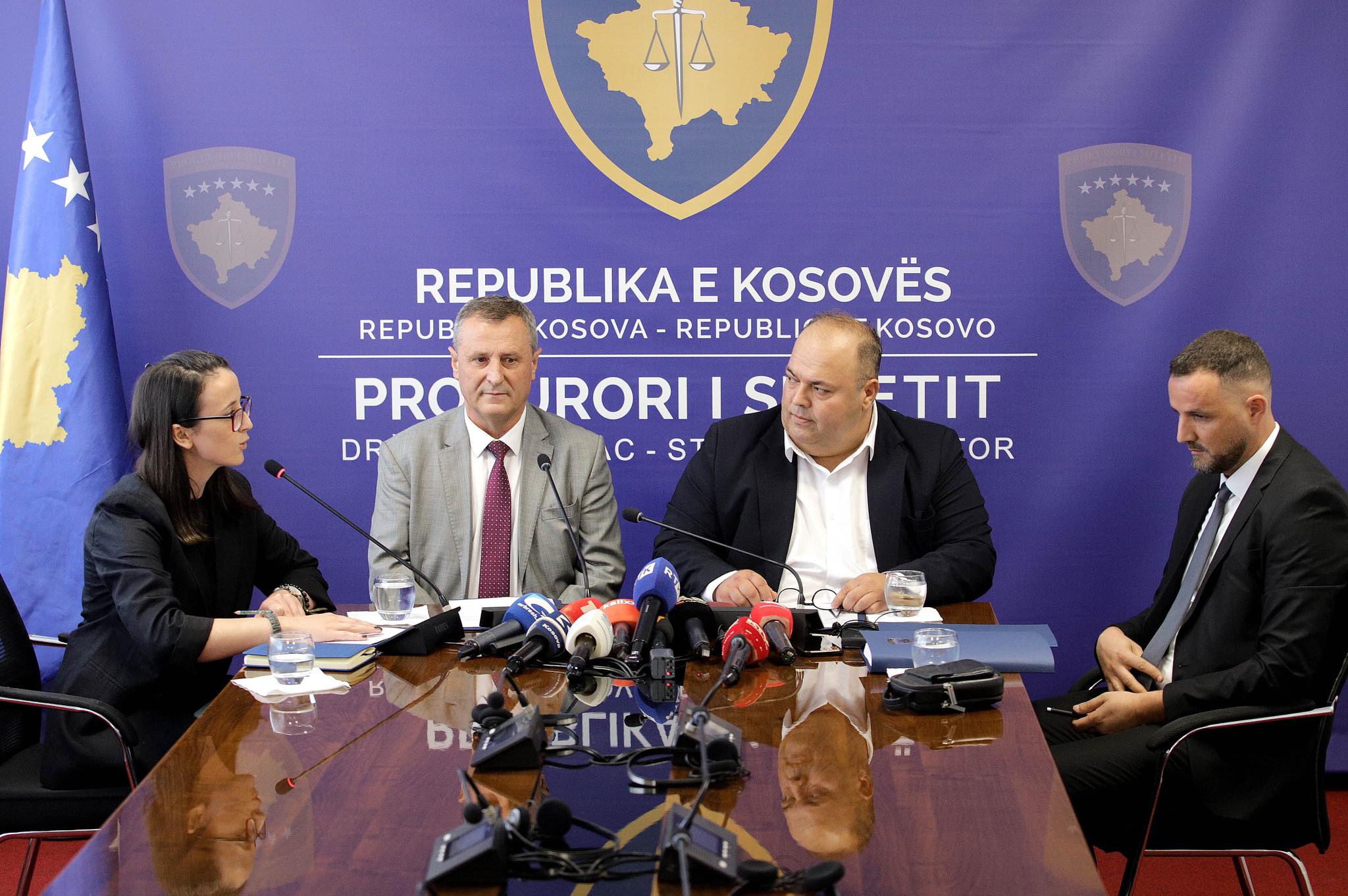 Aktakuza në mungesë ndaj 21 personave për dëbimin e shqiptarëve gjatë luftës, PSRK: Kishin përgjegjësi komanduese, s’ndërmorën asgjë për ta parandaluar dëbimin