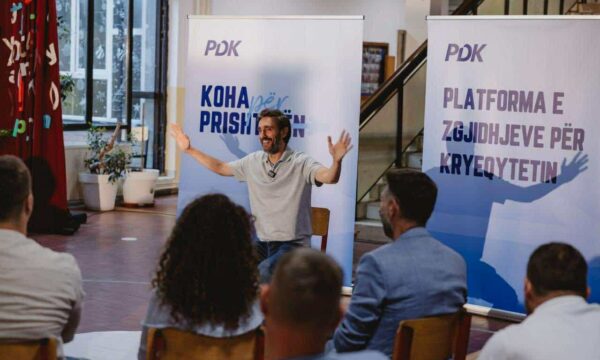 Uran Ismaili nis takimet me vullnetarët e lagjeve: Prishtina është qyteti ynë i vetëm, s’kemi qytet të dytë