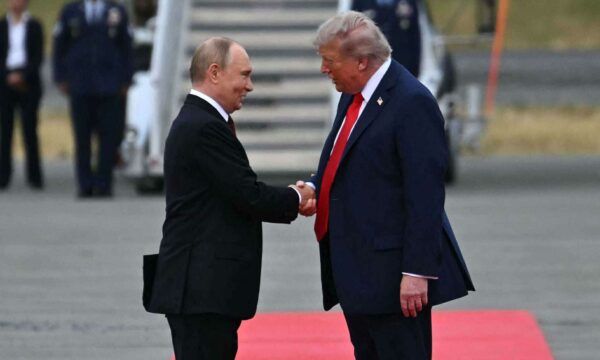 Fjalët e para të Putin dje në Alaska: Mirëdita kojshi i dashur, shumë mirë që të shoh shëndosh e mirë dhe që je gjallë