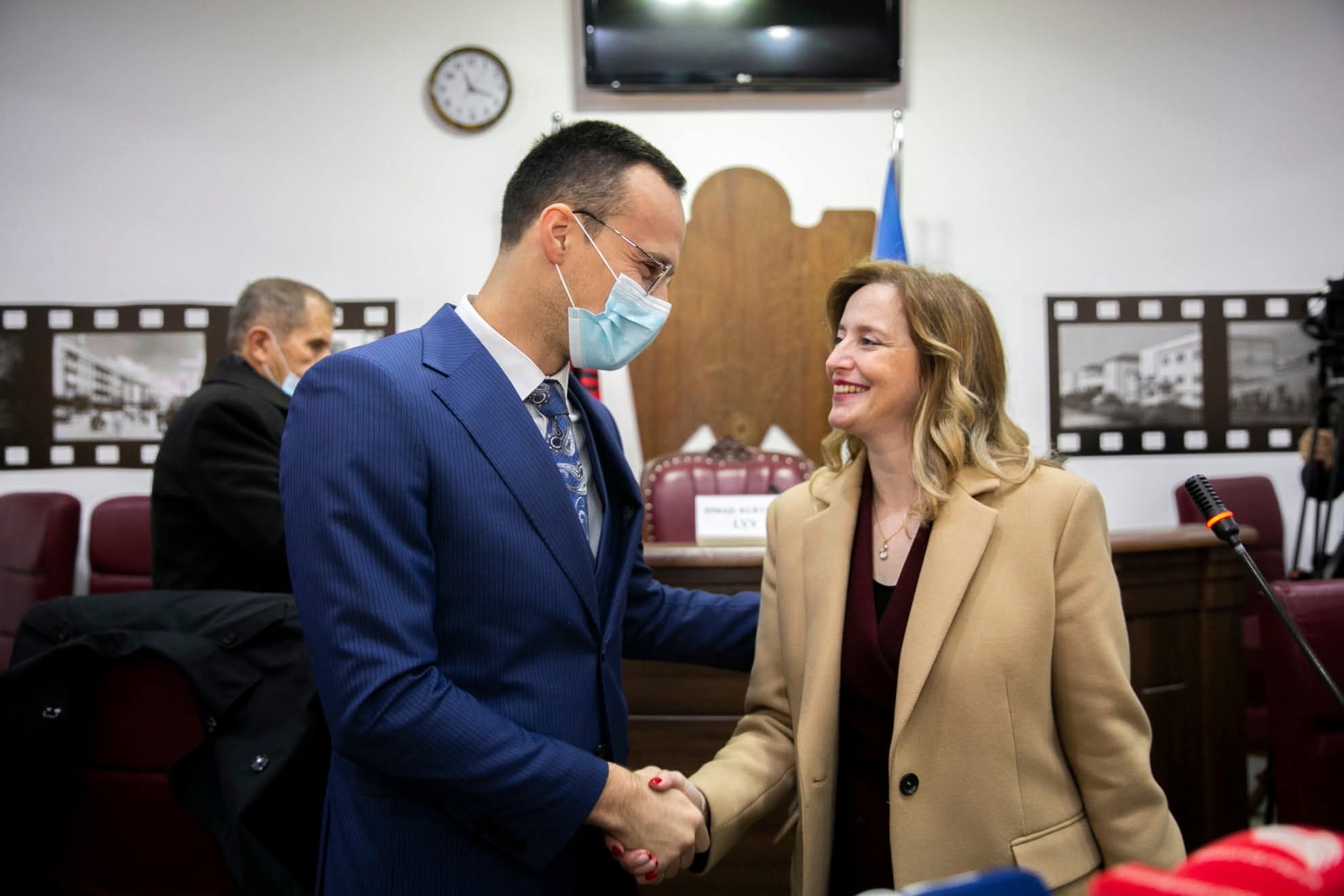 Përçahet VV-ja në Gjilan, ish-aktivisti thotë se Hyseni e Rexhepi bënë presion që të lihej jashtë listës për asamble Ardian Foniqi
