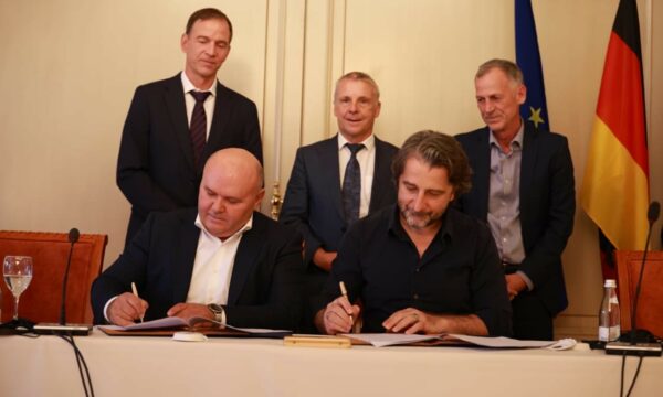 42 milionë euro Prishtinës e Fushë Kosovës për trajtimin e ujërave të zeza që ndotnin lumenjtë, njoftimi i Ambasadës Gjermane