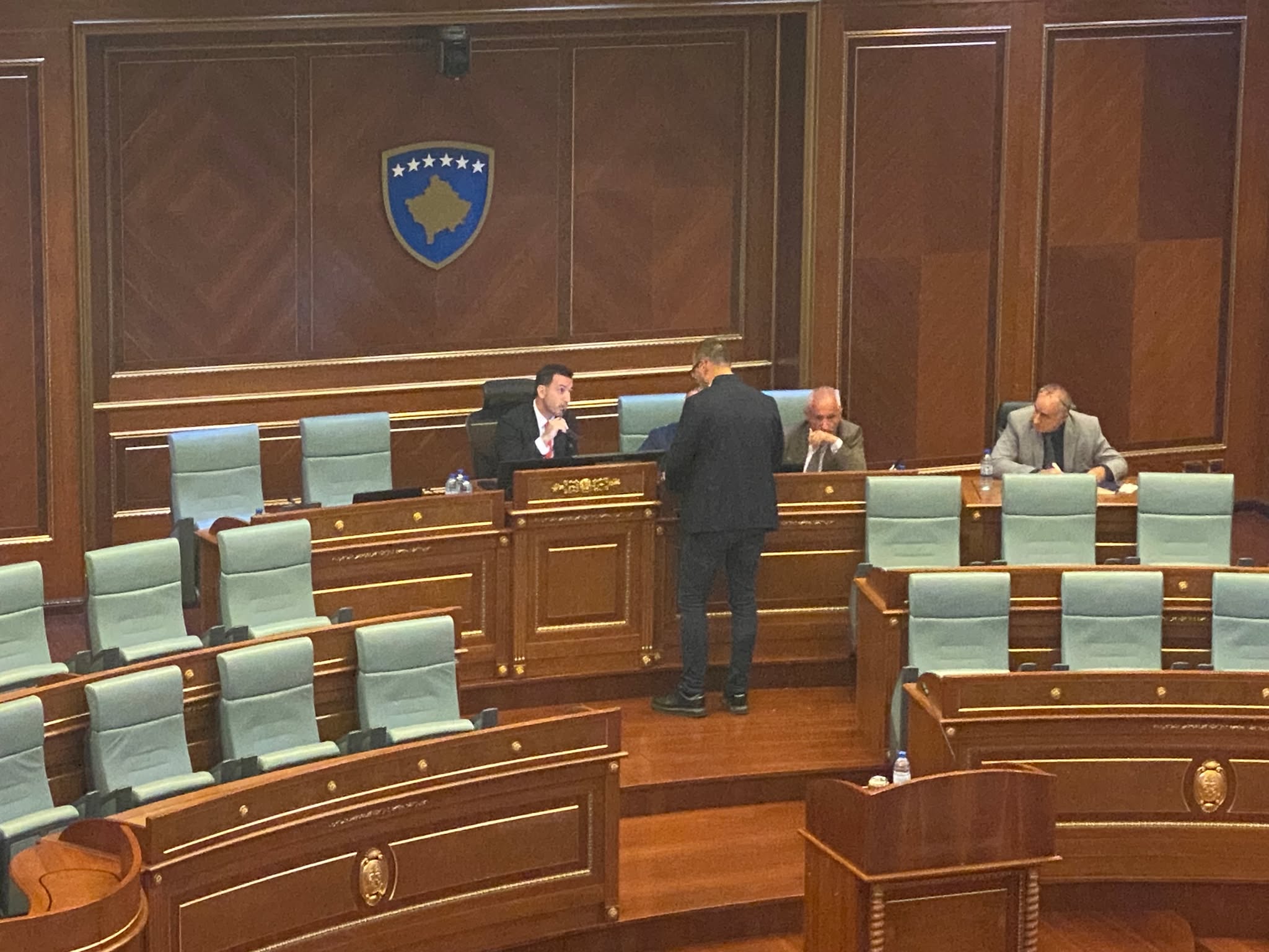 A është legjitim shorti për nënkryetarin serb të Kuvendit?
