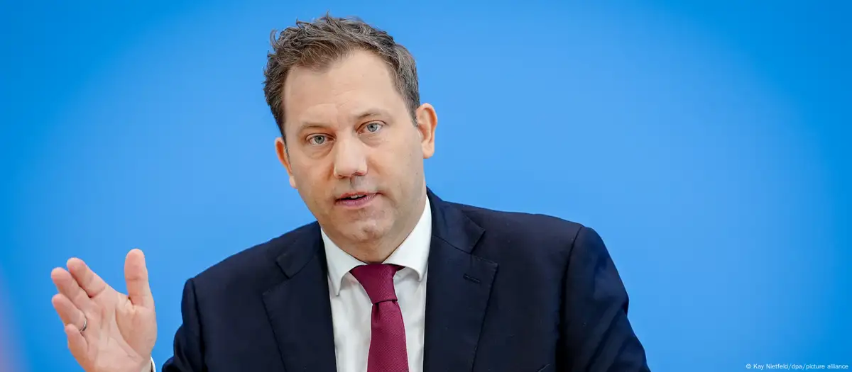 Zëvendëskancelari gjerman kërkon të rishikohet mundësia e ndalimit të AfD-së