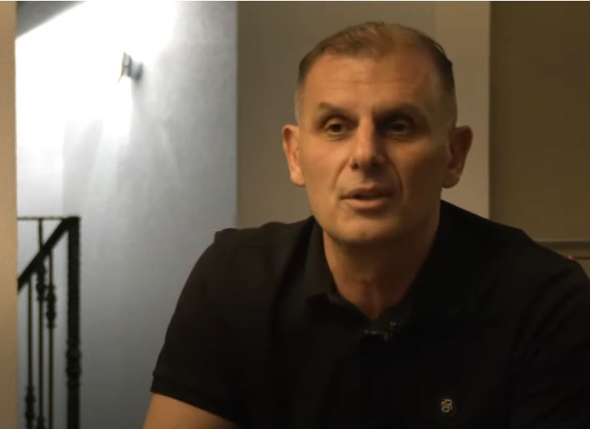 “Vajzën time e torturuan 6 hiena” – rrëfehet babai i të miturës që u rrah në Gjilan