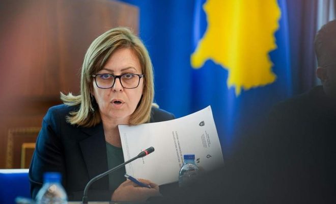 Hykmete Bajrami: Ky lloj polarizimi nuk ka ndodh asnjëherë – Ekonomisë së Kosovës i mungojnë 2 miliard euro