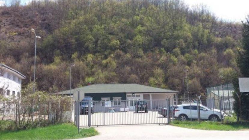 Arratiset një azilant nga kampi në Vranidoll, një tjetër kapet gjatë tentimit