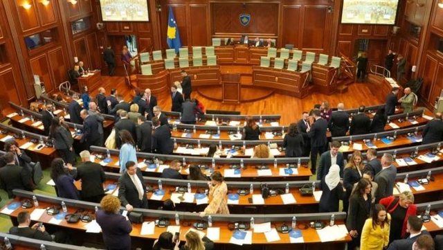 Kryesia e Kuvendit mblidhet nesër pa PDK-në e LDK-në, e cilësojnë antikushtetuese