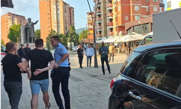 Incident pas Festivalit të Jazit në Mitrovicë të Veriut, Elshani: Dy persona u arrestuan për prishje të rendit