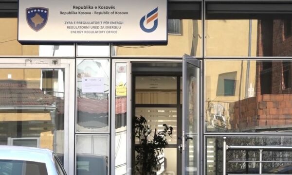 ZRRE thotë se Gjykata Komerciale aprovoi ankesën e saj: Refuzohet padia për shtyrjen e liberalizimit të tregut të energjisë