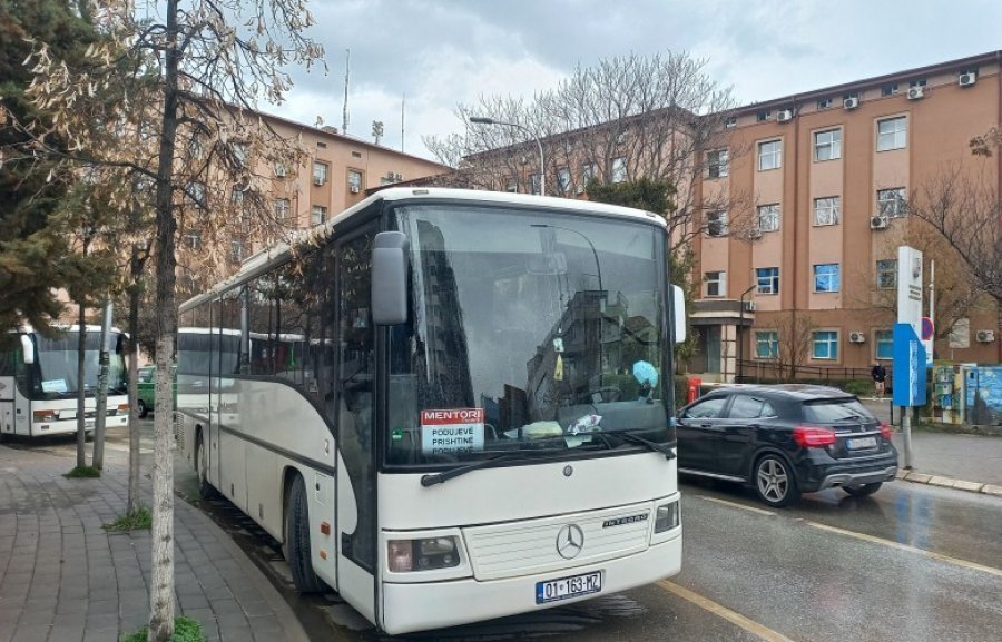 Ndërpritet greva e transportuesve Podujevë- Prishtinë, nesër rifillon qarkullimi i autobusëve