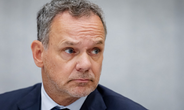 Ministri i Jashtëm i Holandës jep dorëheqjen pas dështimit për të miratuar sanksione ndaj Izraelit