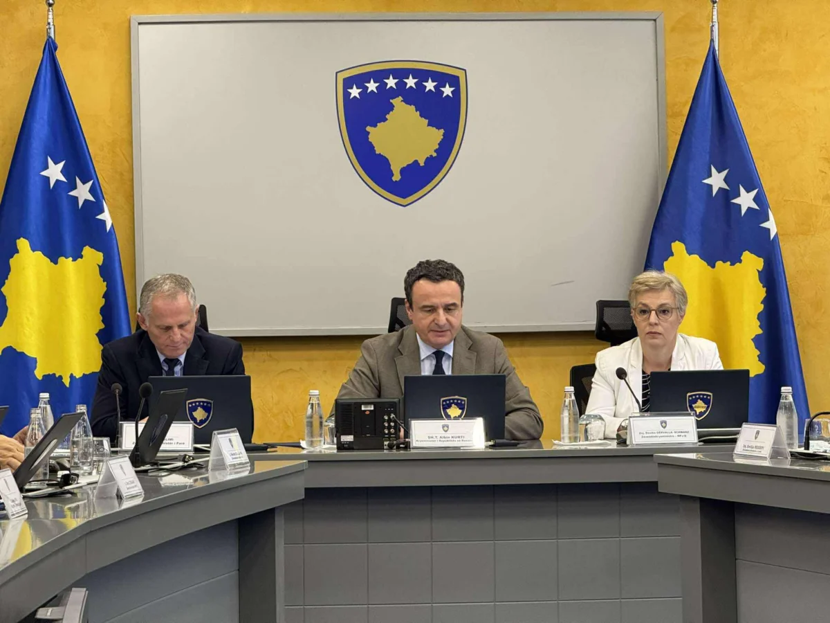 Kurti shpalos detaje: Igor Popoviq ka incizuar ilegalisht bisedat në Bruksel në objektin e BE’së