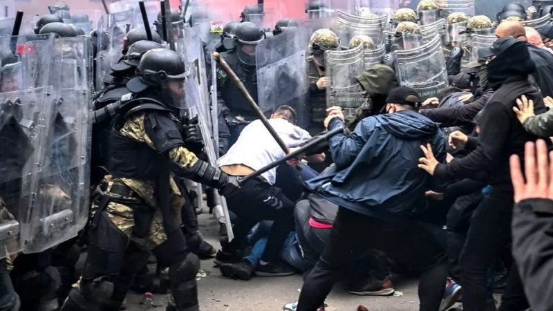 Dosja e Prokurorisë ndaj Milkoviq: Sulmoi ushtarët e KFOR-it me mjete të forta, shpërthyese të improvizuara dhe armë të zjarrit