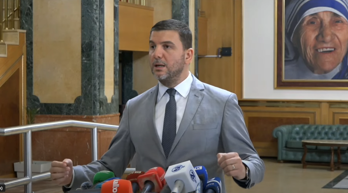 Votimi për nënkryetarin serb, Krasniqi: Është mënyrë jo kushtetuese, VV po angazhohet më shumë se për Bashën e Haxhiun