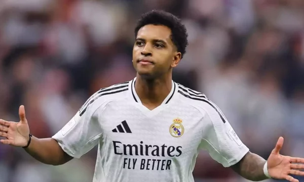 Manchester City mendon për Rodrygon, nëse Savinho largohet drejt Tottenhamit