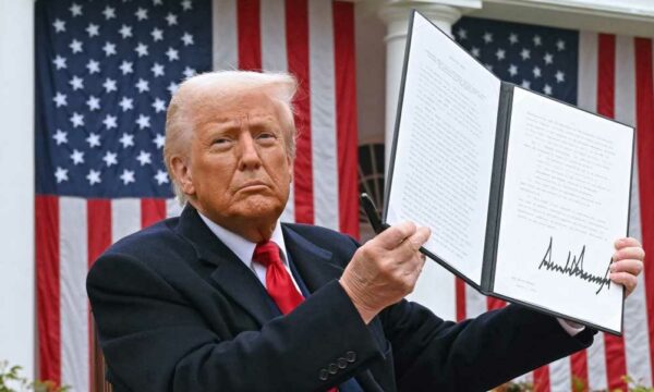 Urdhri i ri i Trumpit: Shtetet që i ndalojnë padrejtësisht amerikanët janë sponsore të terrorizmit