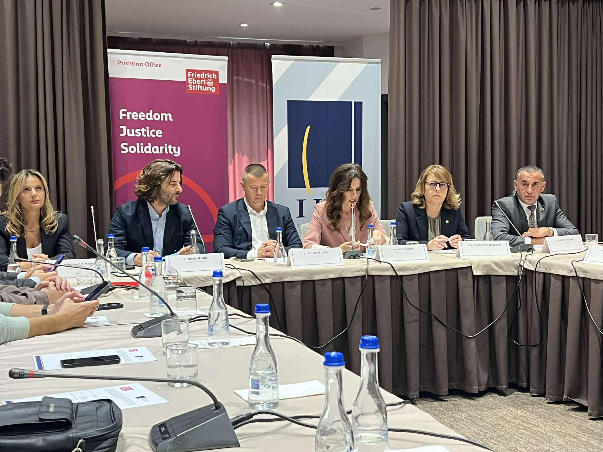 Çitaku për ngërçin e Kuvendit: Ka grushtet dhe përpjekje për përmbysur rendin kushtetues
