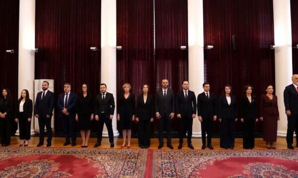 Betohet në Presidencë kabineti qeveritar “Rama 4”