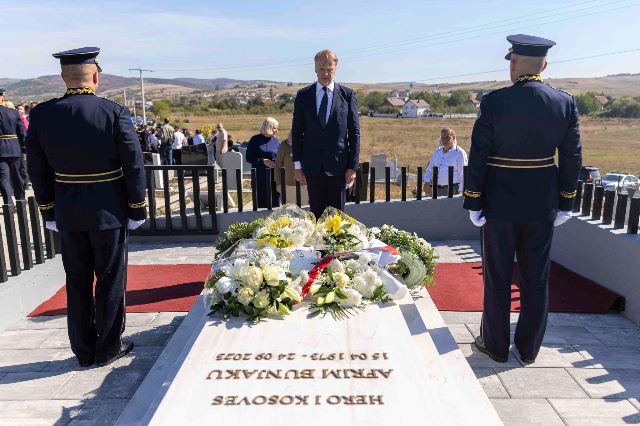 Orav bën homazhe te varri i heroit Afrim Bunjaku: Autorët të japin përgjegjësi, Serbia t’i kap ata e t’i ndjekë penalisht
