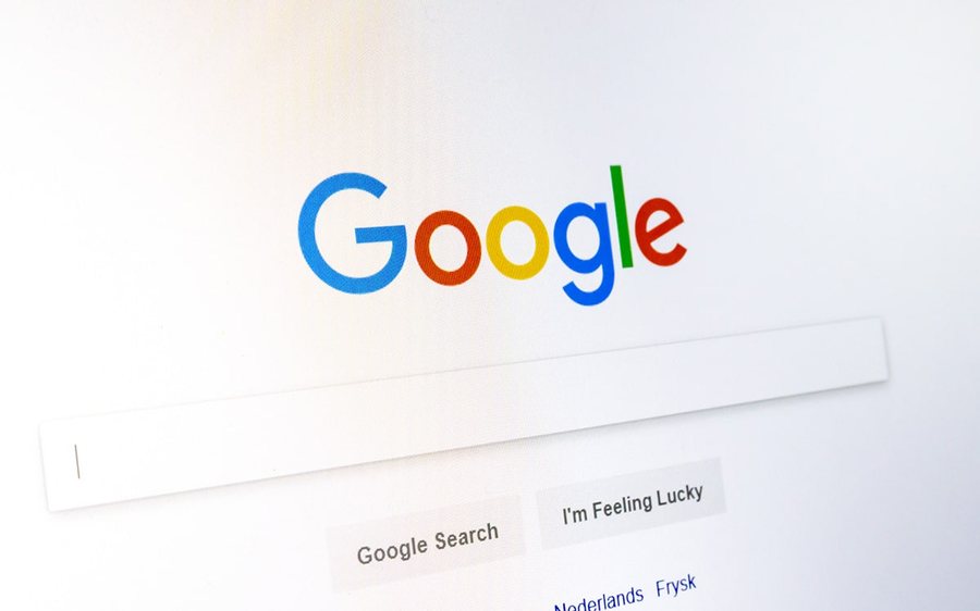 Bie Google dhe shërbimet e saj, përfshirë YouTube e Gmail