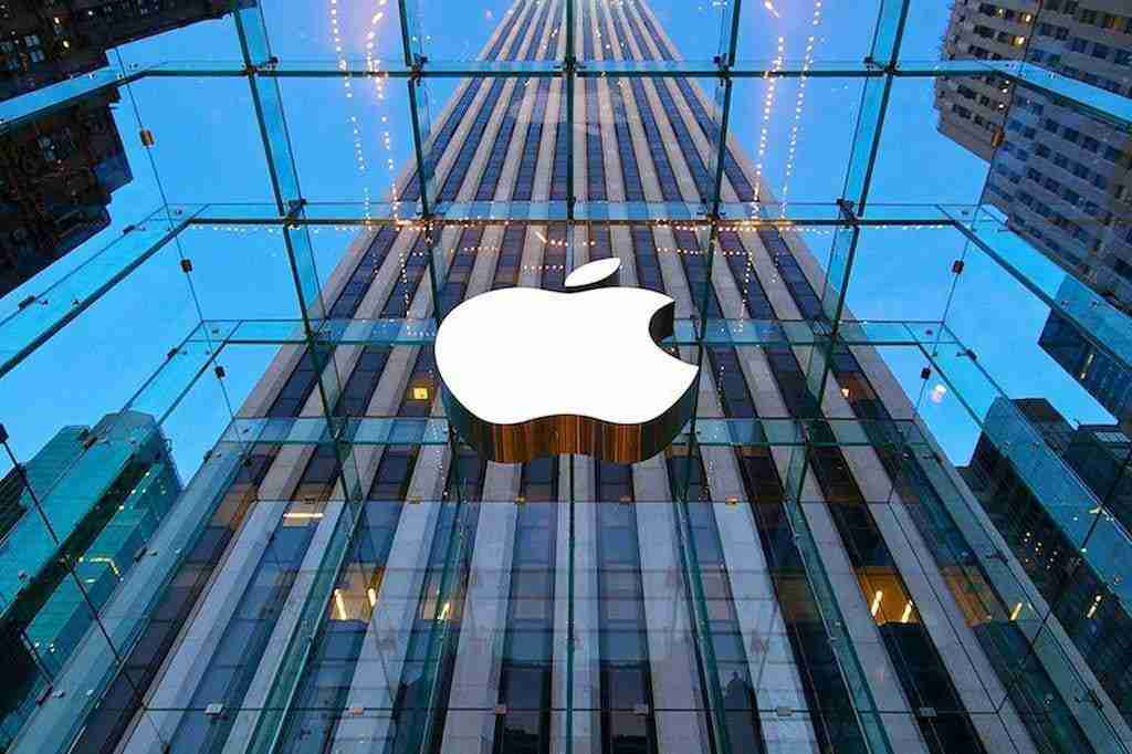 Apple humb miliarda në treg pas prezantimit të iPhone 17