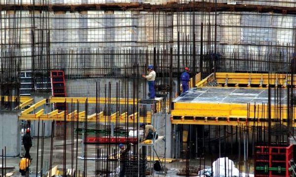 AKB: 9 miliardë euro të diasporës janë futur në banesa, kapital i vdekur për ekonominë e Kosovës