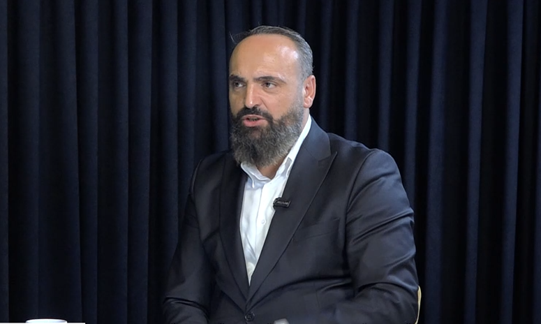 EKSKLUZIVE: Njeriu kyç i UNMIK dëshmon PRO Thaçit – Avokati Osmani zbulon gjithçka!