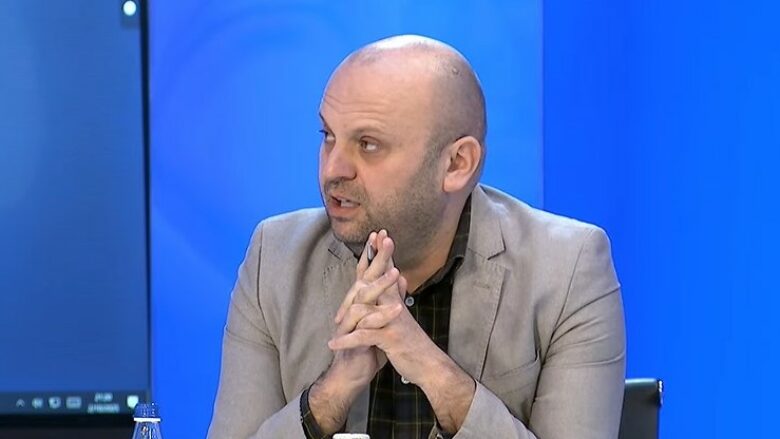“S’munden me hy në studio televizive kur t’iu teket”, Mushkolaj: VV të sqarojë pse po u kthehet mediave që i bojkotoi