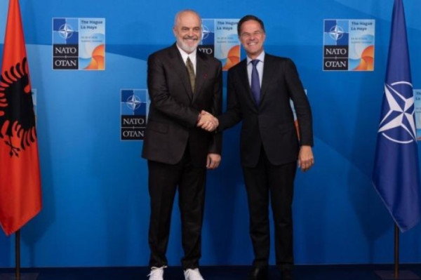 ​Edi Rama takohet sot me sekretarin e NATO-s në Bruksel