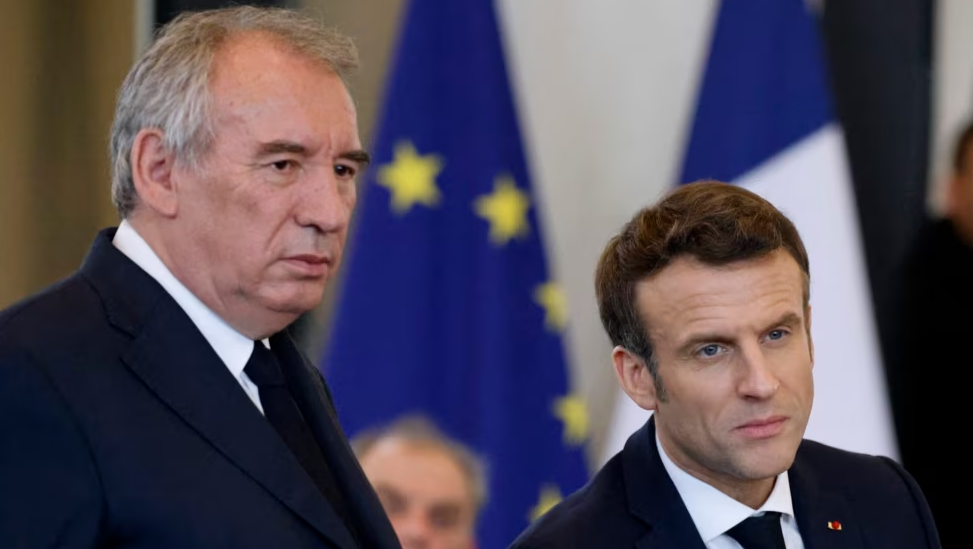 Franca drejt një krize të re politike teksa kryeministri përballet me votëbesim