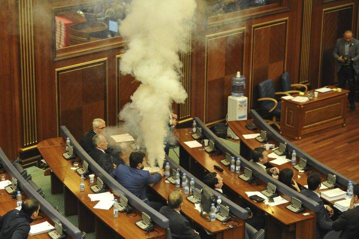 Me kërkesë të Besa Baftiut, anulohet seanca për gazin lotsjellës në Kuvend