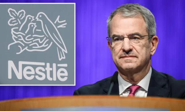 Nestle shkarkon shefin pas një marrëdhënie romantike me një punonjëse