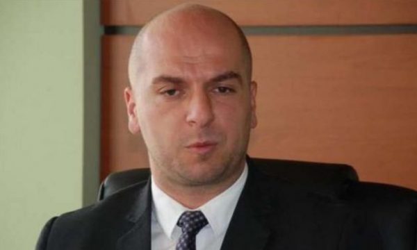 Nxiti protestuesit që t’i sulmojë gazetarët shqiptarë, nesër mbahet shqyrtimi fillestar ndaj deputet të Listës Serbe – Slavko Simiq