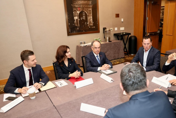 ​Spiropali takohet me Grenellin në Nju Jork: Rikonfirmuam aleancën e palëkundur të Shqipërisë me Shtetet e Bashkuara