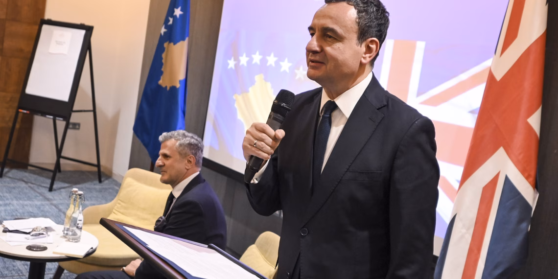 Kurti u takua me mërgatën shqiptare në Mbretërinë e Bashkuar
