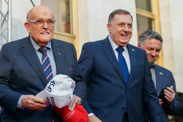 Largimi nga lista e zezë e Milorad Dodikut nga SHBA-të, marrëveshje politike, apo ndikim i lobit serb në administratën Trump?
